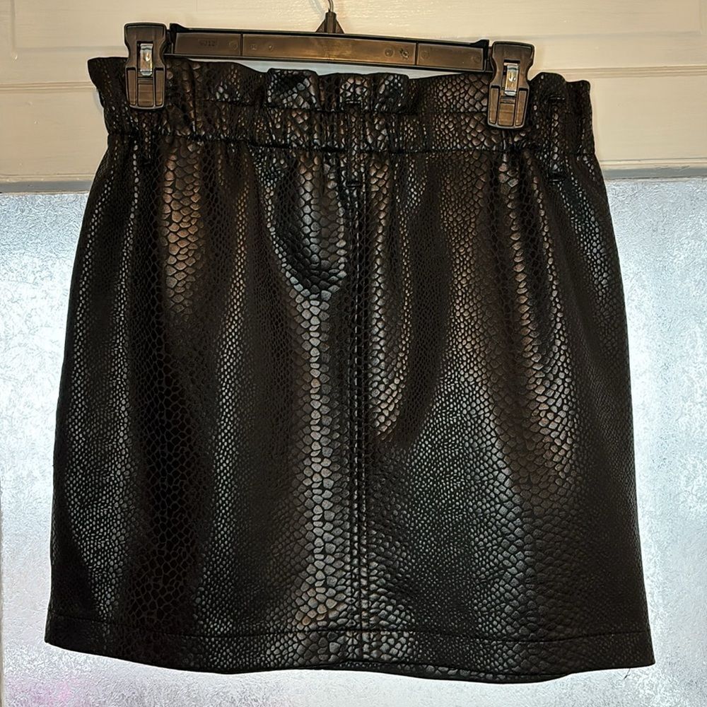 Haute Monde Women’s Black Animal Print Snakeskin Mini Skirt Elastic Waist Medium - Picture 4 of 4